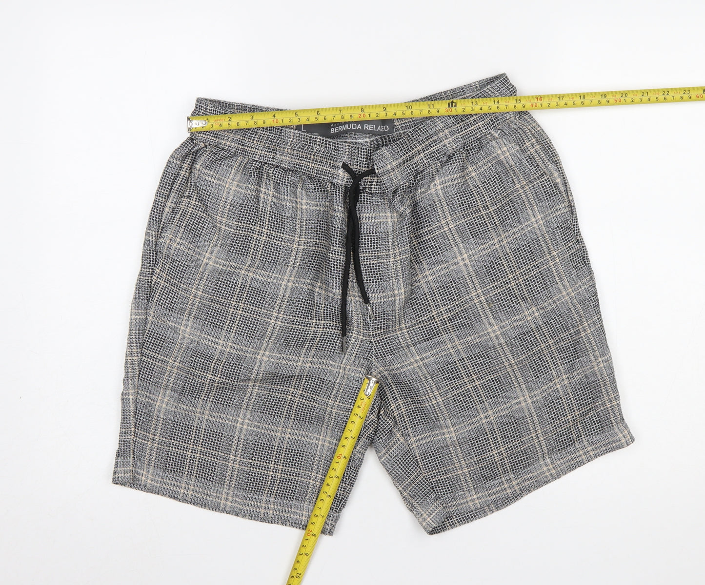 Denim Co. Men's Grey Check Bermuda Relaxed Shorts L