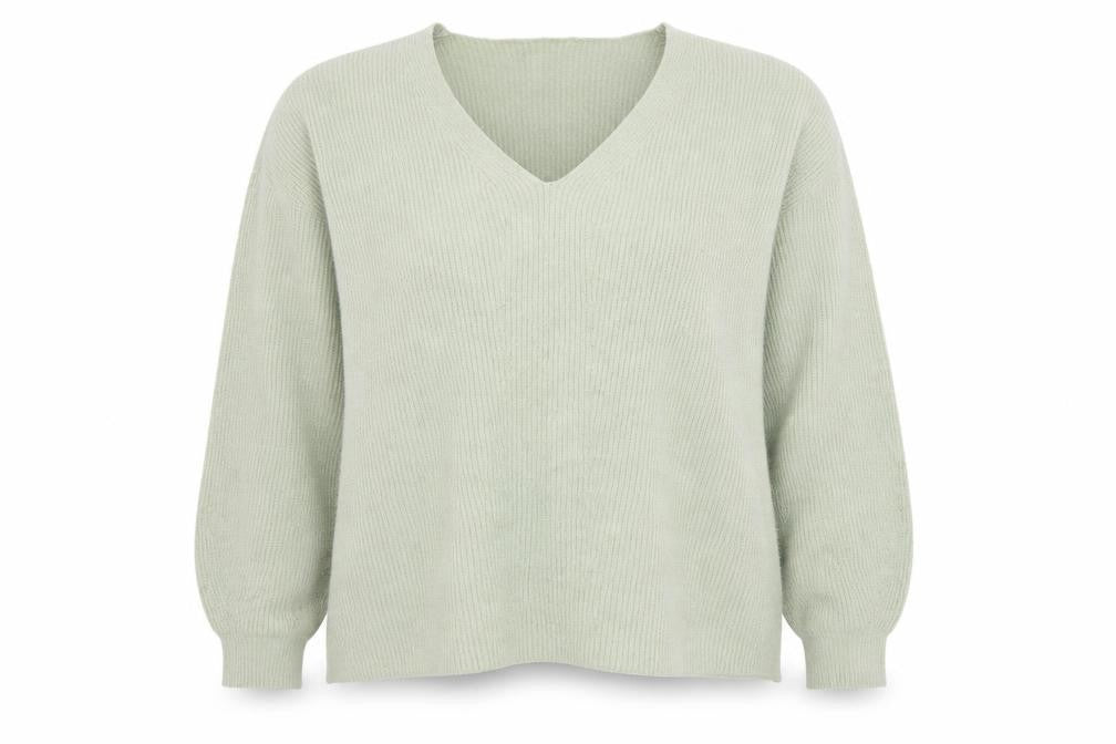 Front view of Threadbare Women's Green V-Neck Relaxed Knit Jumper, size 16