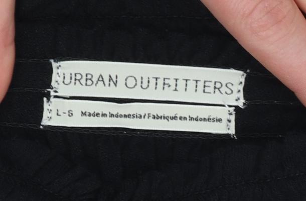 Urban Outfitters Women Black Cropped Long Sleeve Ruffle Blouse L
