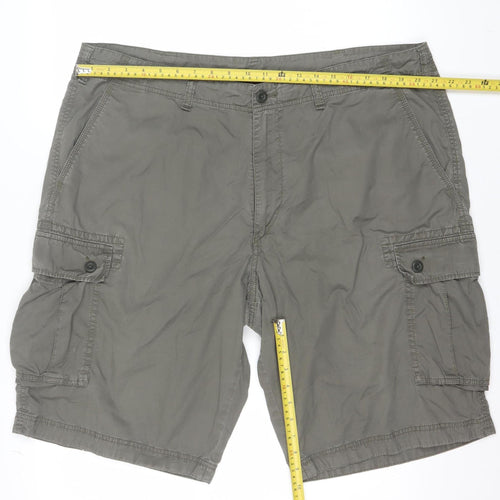 Uniqlo Men's Grey Cotton Cargo Shorts XL Casual Lightweight