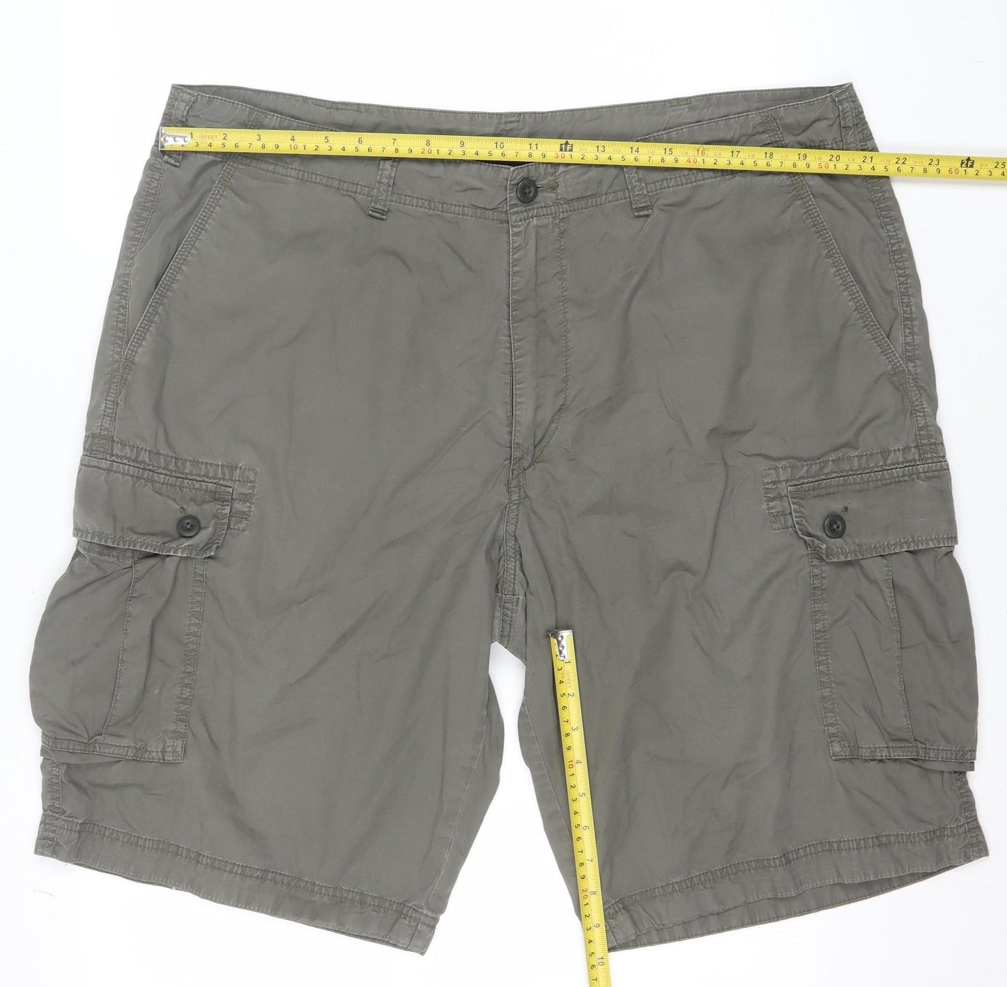 Uniqlo Men's Grey Cotton Cargo Shorts XL Casual Lightweight
