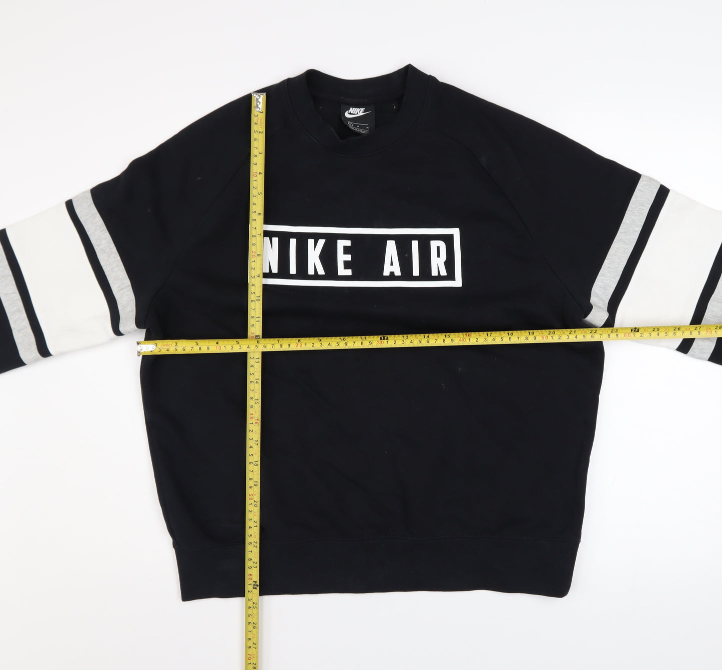 Nike Men’s Black Medium Pullover Sweatshirt Crew Neck Graphic Print