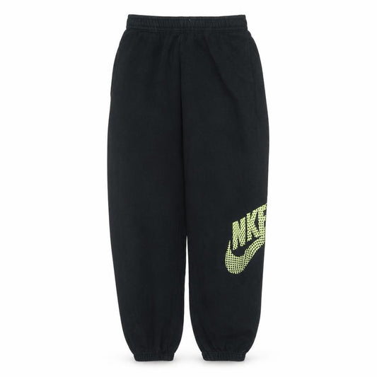 Front view of Nike boys’ black l jogger sweatpants with elastic waist and pockets