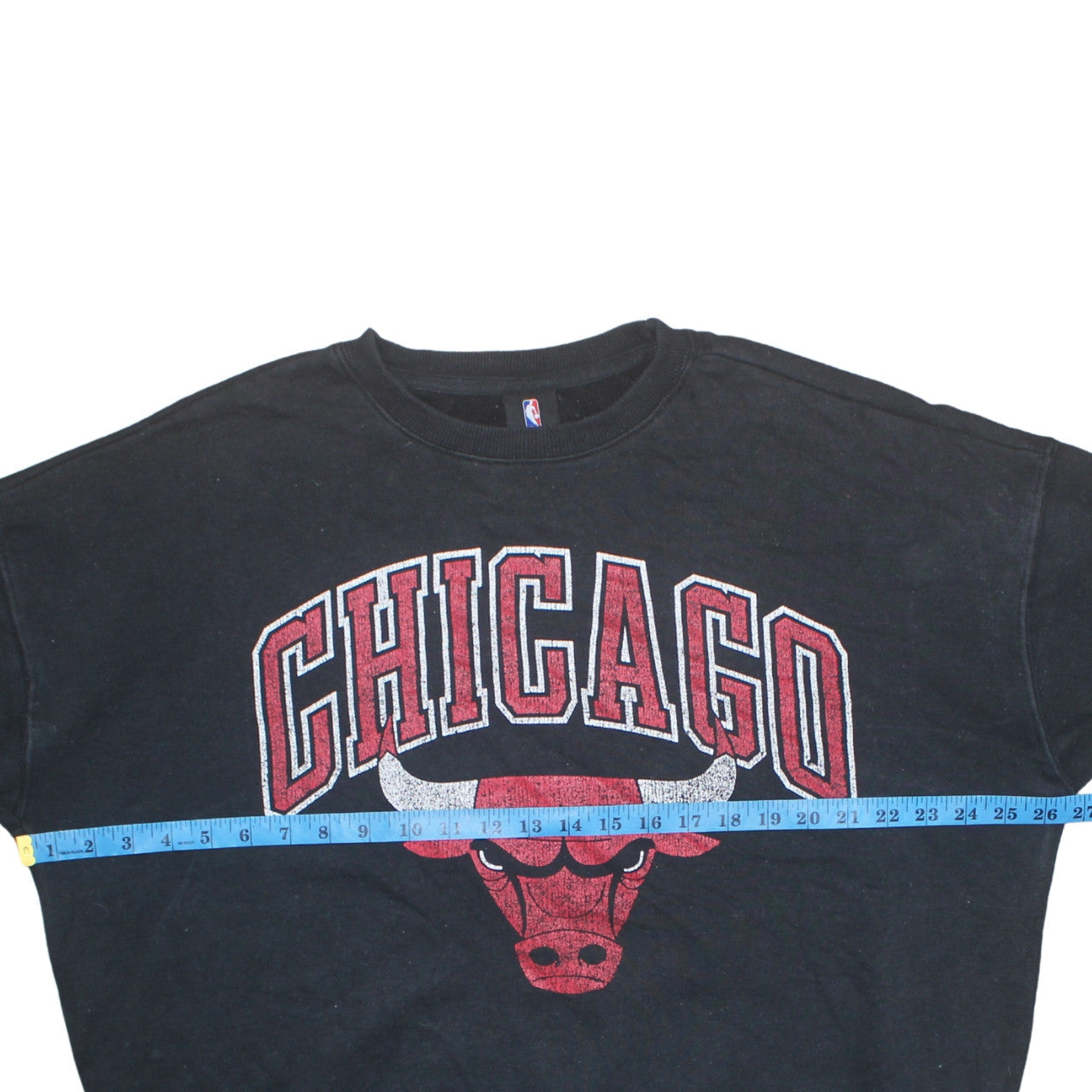 Gildan Men's Black Chicago Bulls Logo Pullover Sweatshirt L