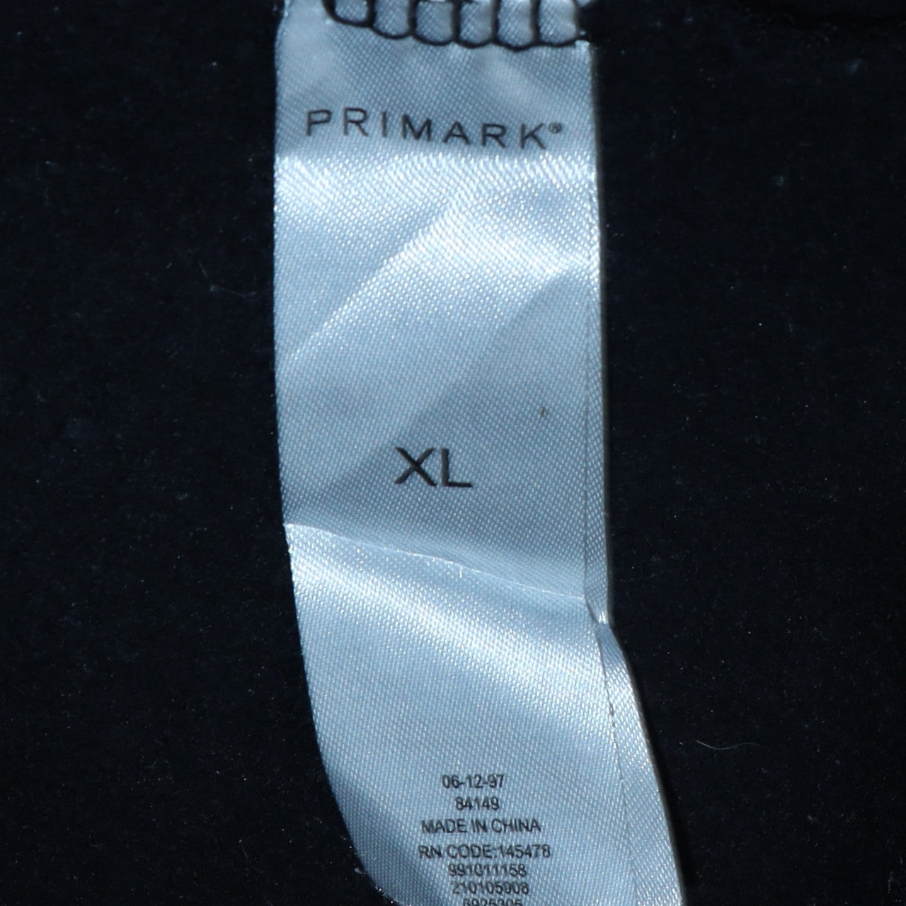 Marvel Men's Black XL Pullover Hoodie with Logo Graphic Print