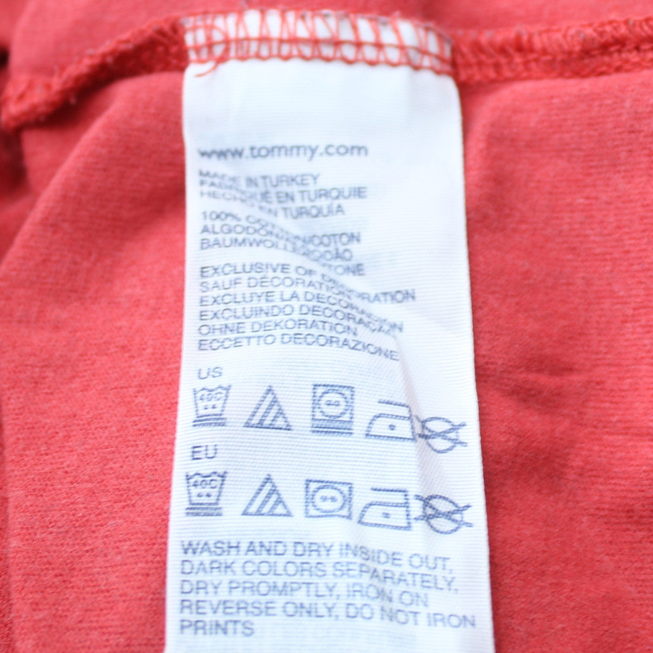 Tommy Hilfiger Denim Men's Red Graphic T-Shirt Size M Crew Neck