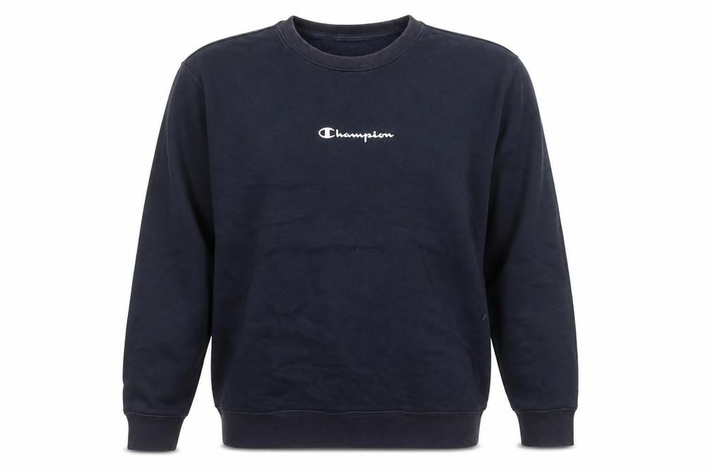 Front view of Champion Men's Black Pullover Sweatshirt Medium Crew Neck Fleece