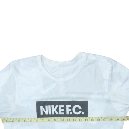 Nike Men's White NIKE F.C. Graphic Print Crew Neck T-Shirt Medium
