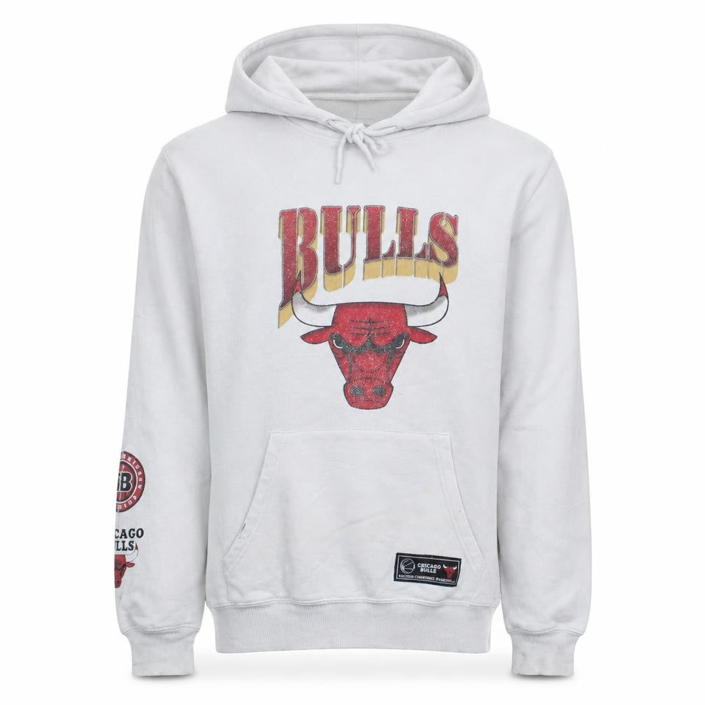 Front view of NBA Men’s White Chicago Bulls Pullover Hoodie Small Graphic Fleece