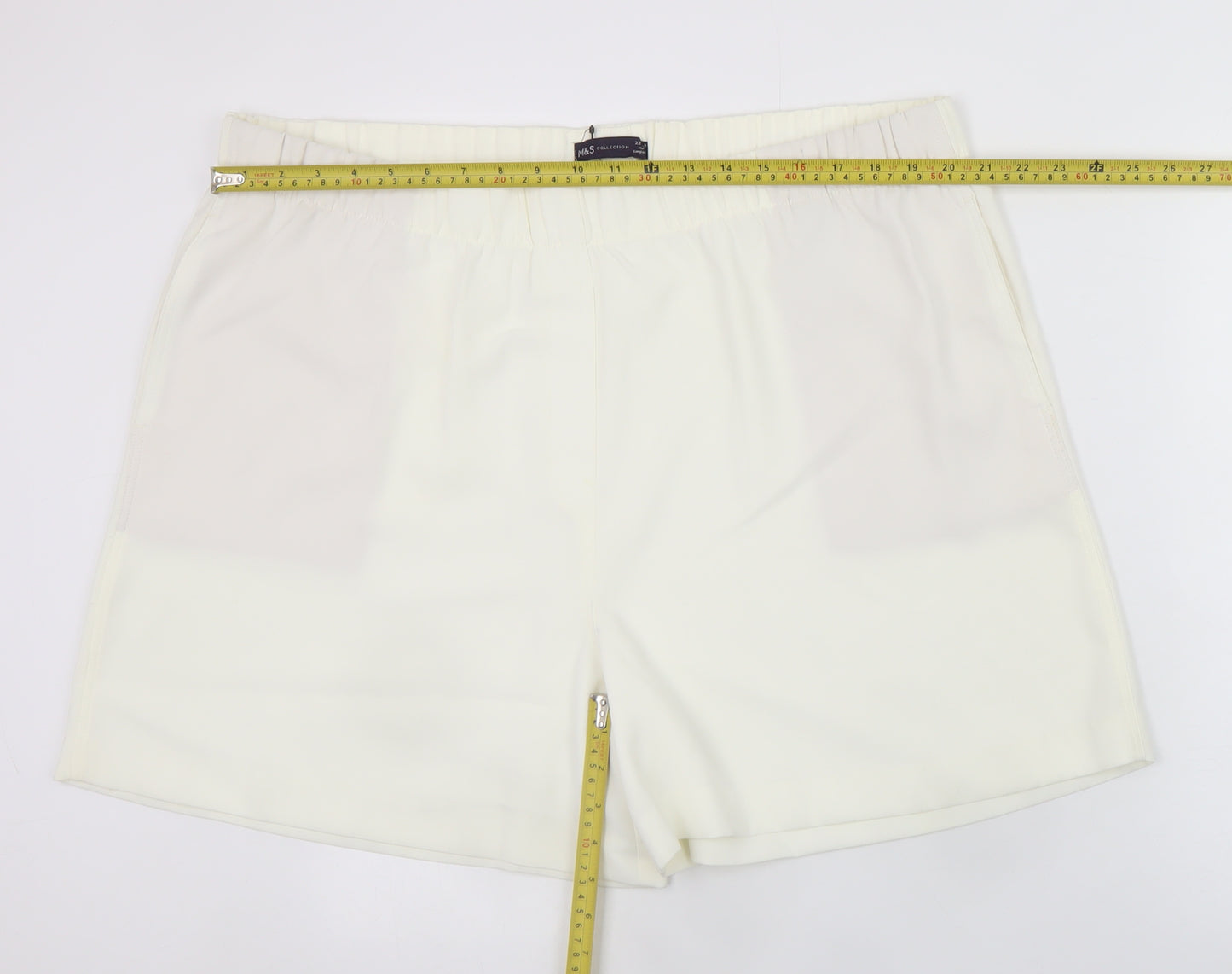 Marks and Spencer Women’s Ivory Chino Shorts Size 22 Regular Fit