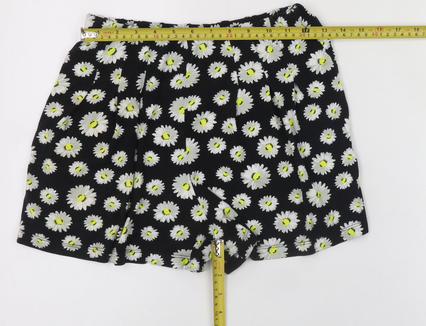 ASOS Womens Black Floral Daisy Print Viscose Relaxed Shorts Size 8