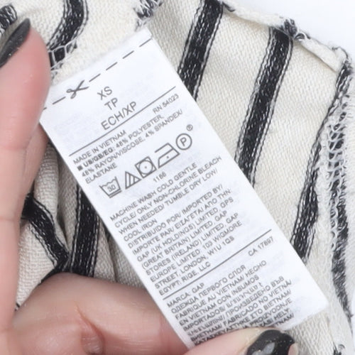 GAP Women's White Striped V-Neck Relaxed Fit T-Shirt XS