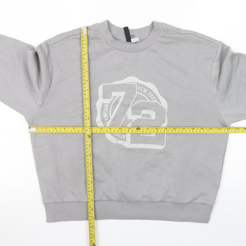 H&M Divided Men's Grey Graphic 72 Crew Neck Sweatshirt M