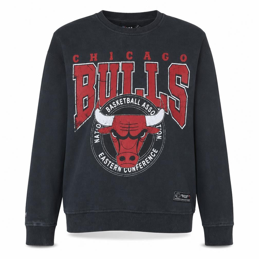 Front view of NBA Chicago Bulls Black Sweatshirt Women 2XS Crew Neck Pullover