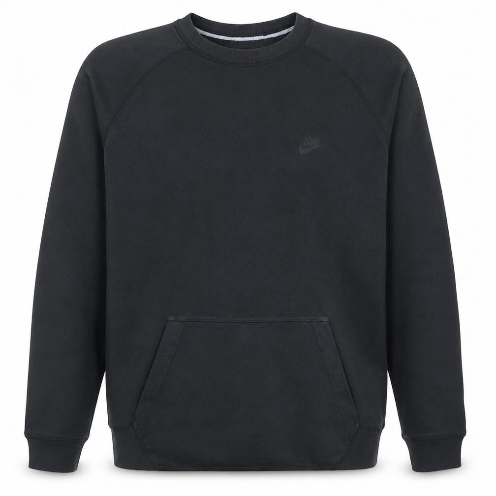 Front view of Nike men’s black l pullover sweatshirt crew neck fleece logo