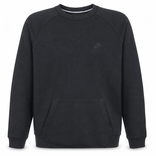 Front view of Nike men’s black l pullover sweatshirt crew neck fleece logo