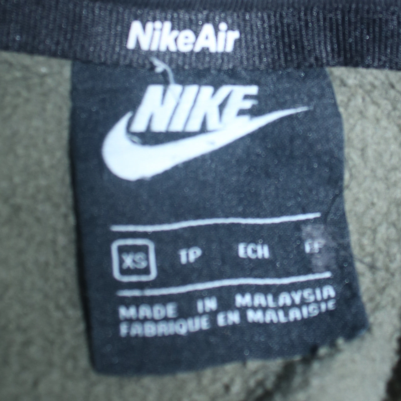 Nike Air Men's Green XS Pullover Hoodie with Logo Print