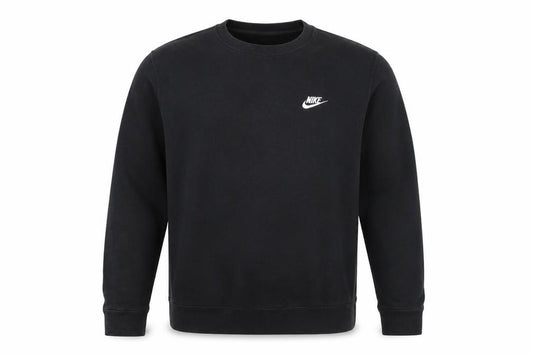 Front view of Nike Men's Black Fleece Pullover Sweatshirt M Regular Fit