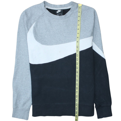 Nike Men's Grey Small Logo Pullover Sweatshirt Regular Fit