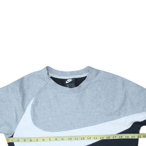 Nike Men's Grey Small Logo Pullover Sweatshirt Regular Fit