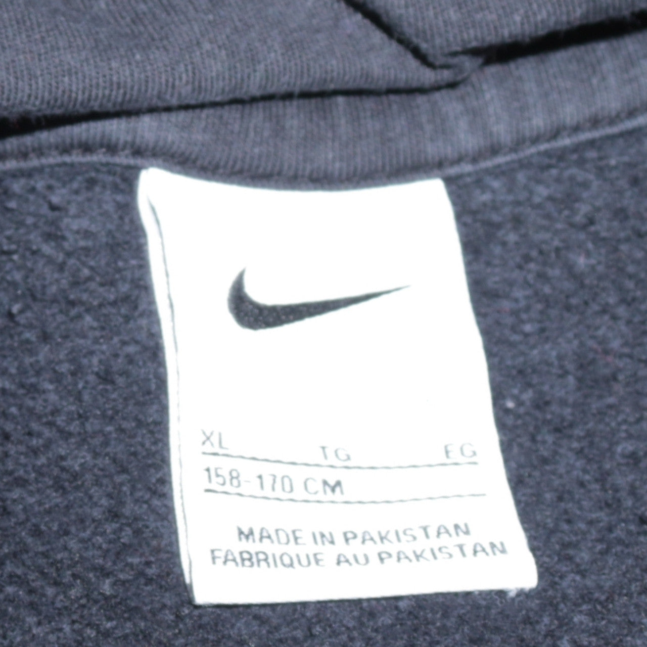 Nike Boys Black XL Pullover Hoodie with Logo Front Pocket