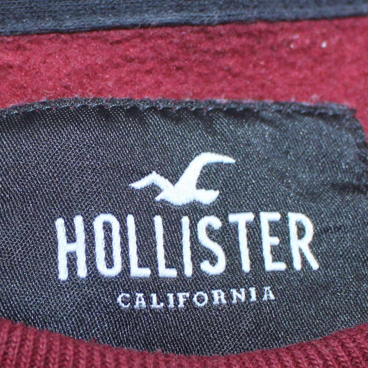 Hollister Men’s Red Logo Crew Neck Sweatshirt XS Regular Fit