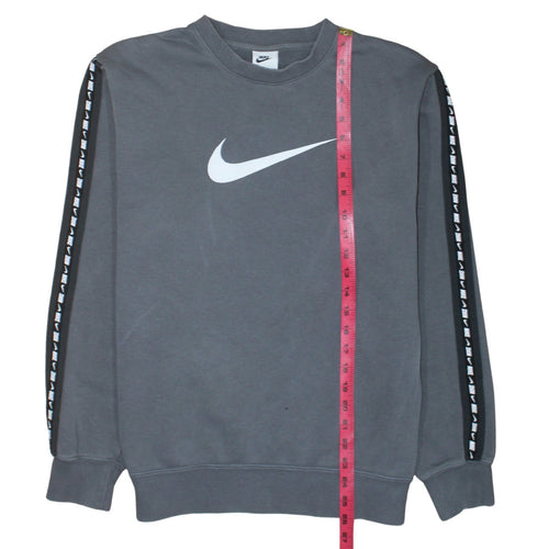 Nike Men’s Grey Logo Pullover Sweatshirt M Crew Neck Sportswear