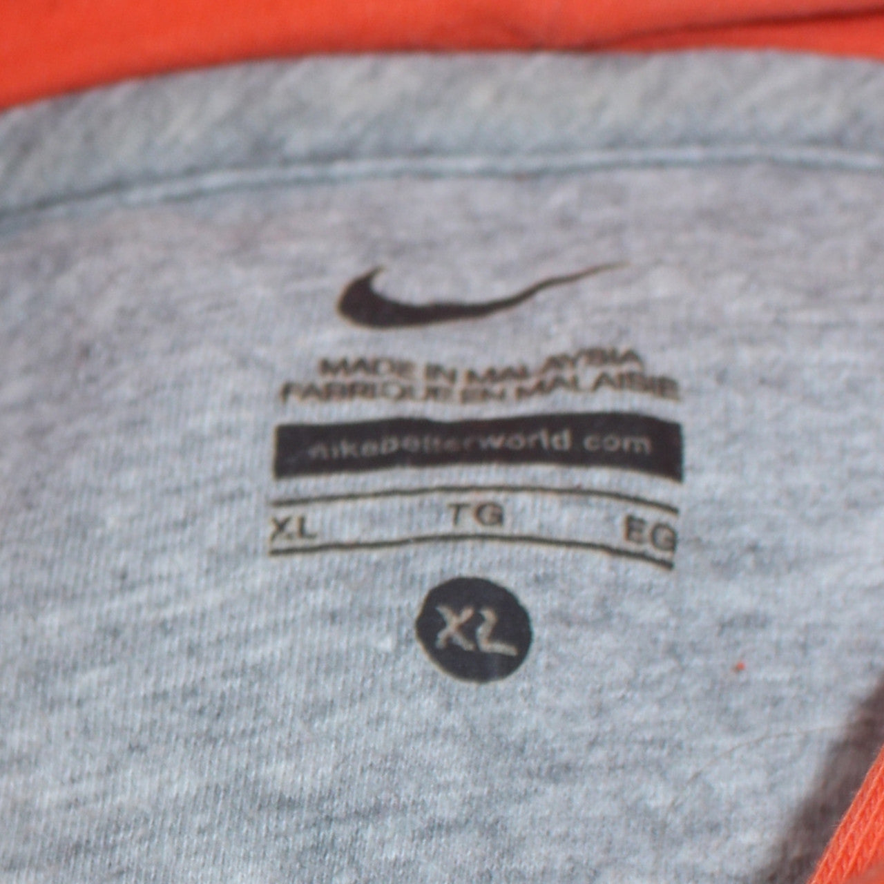 Nike Boys Orange XL Pullover Hoodie Sweatshirt Cotton Blend Logo Design