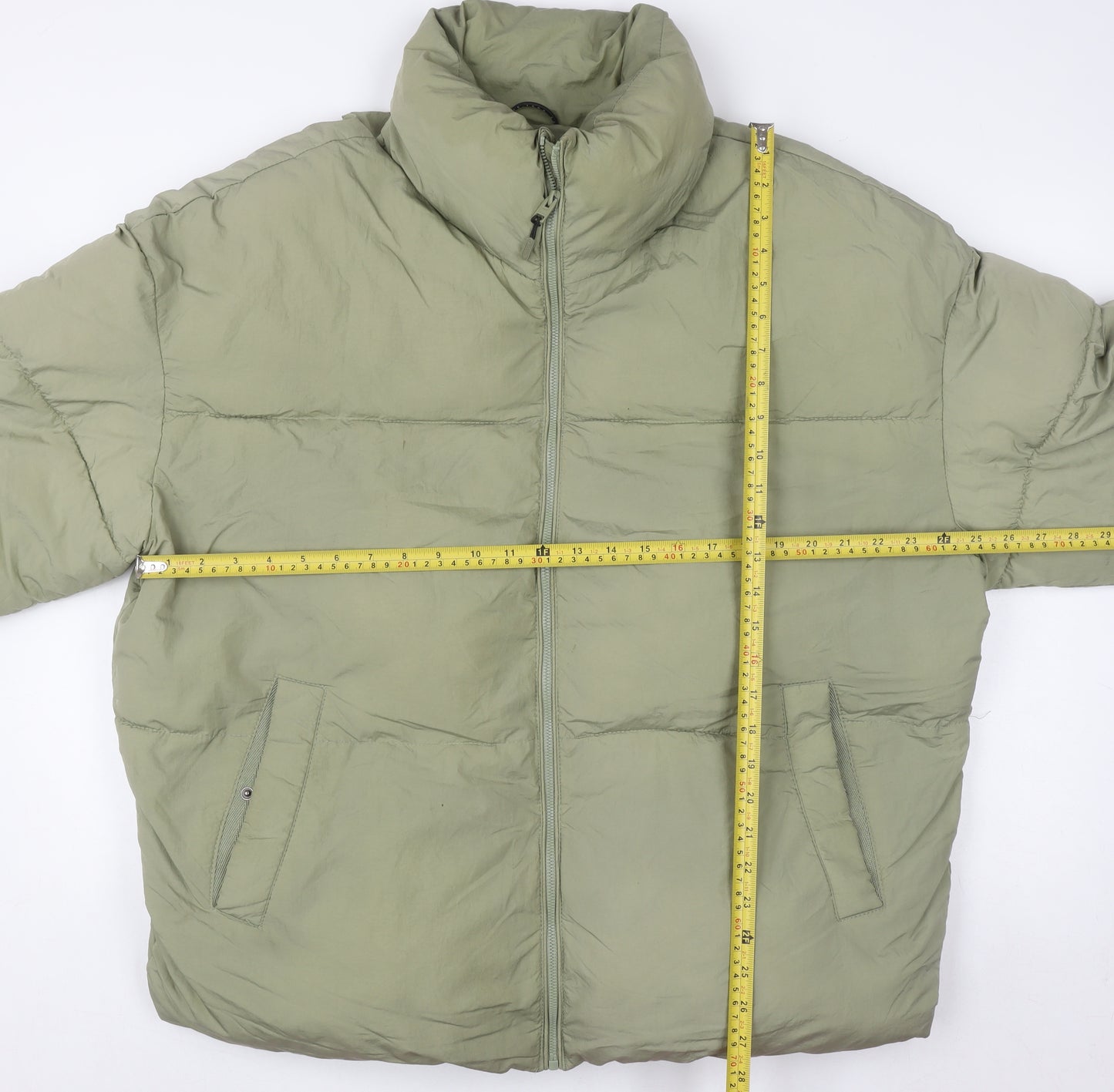 Bershka Women's Green Puffer Jacket L Winter Collection