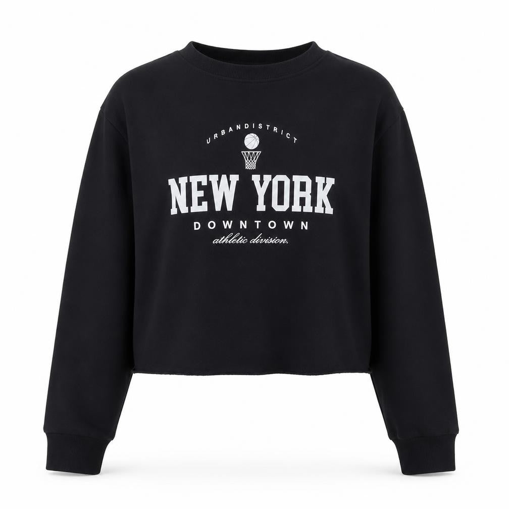 Front view of PRETTYLITTLETHING Women’s Black Crop Sweatshirt Medium New York Print