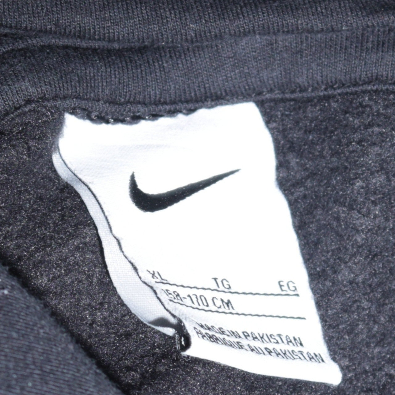 Nike Boys Black XL Pullover Hoodie with Logo and Kangaroo Pocket