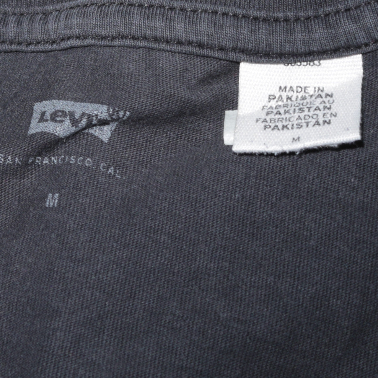 Levi’s Men Black Medium Crew Neck Short Sleeve Logo Cotton T-Shirt