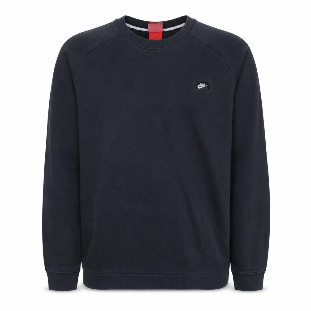 Front view of Nike Men Black Medium Pullover Crew Neck Sweatshirt