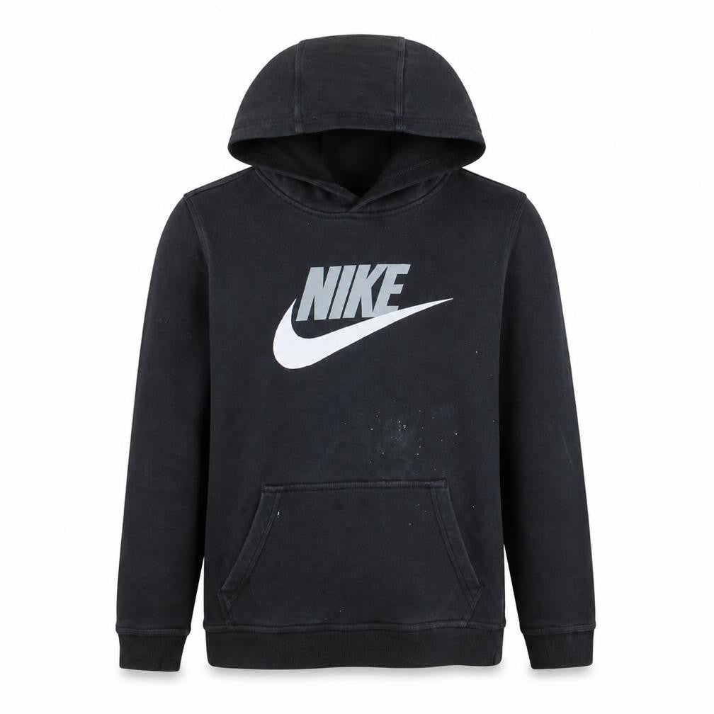 Front view of Nike boys’ black xl pullover hoodie with logo print standard fit