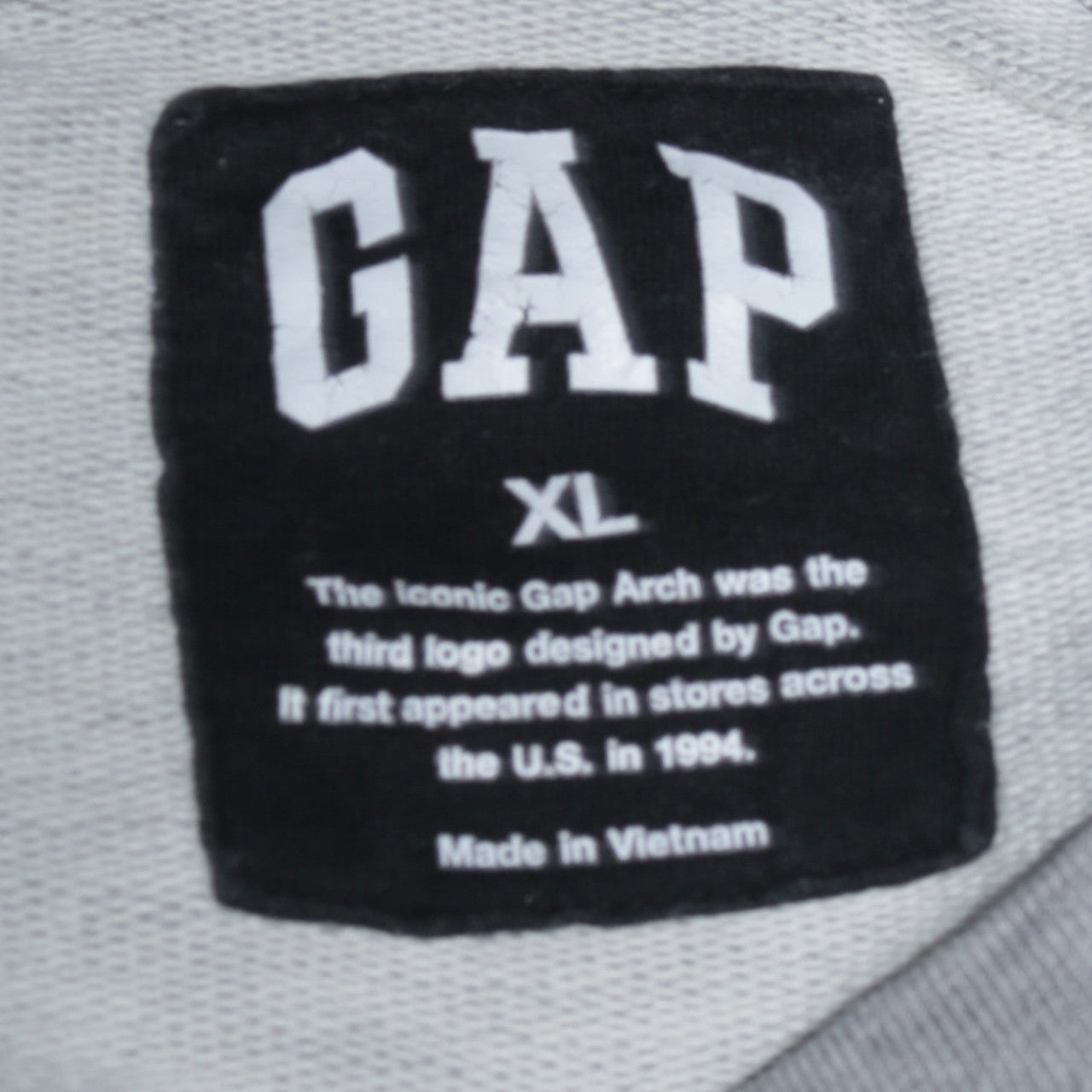 GAP Men's Grey XL Pullover Sweatshirt with Quilted Logo