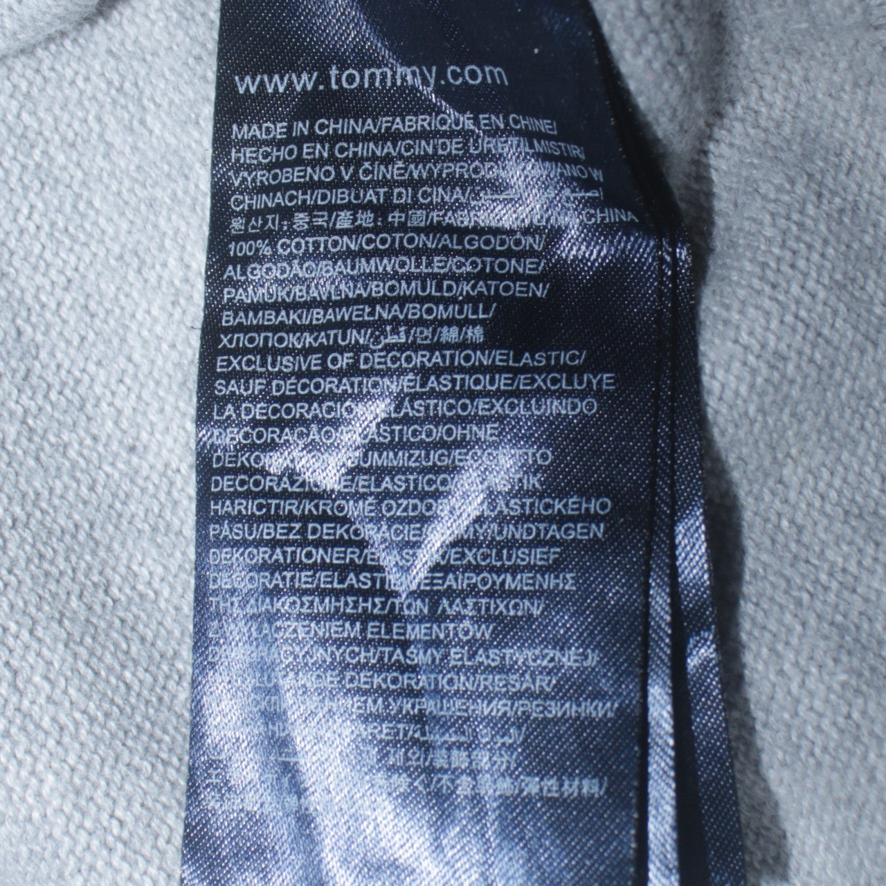 Tommy Hilfiger Men's Grey V-Neck Cotton Jumper Size M