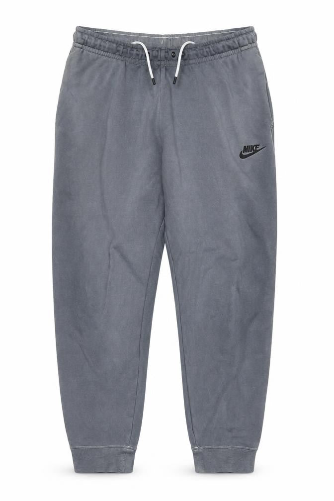 Front view of Nike Men's Grey Cotton Fleece Joggers M Regular Fit