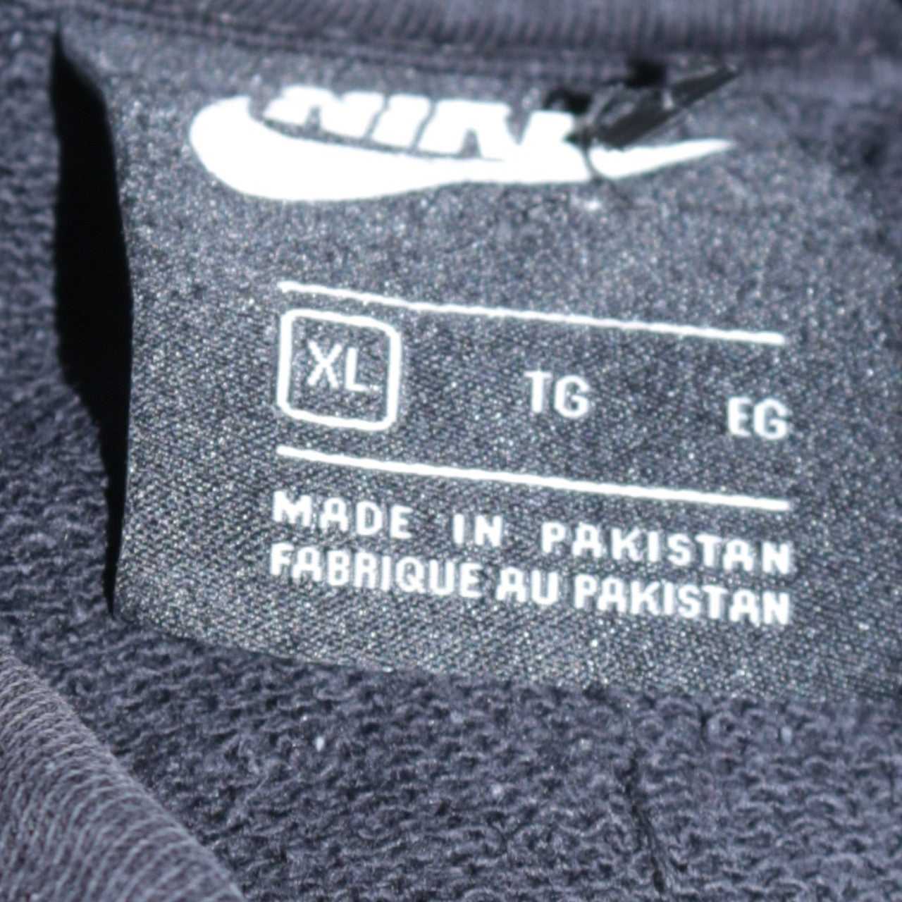 Nike Men’s Black XL Pullover Hoodie with Logo Pocket Fleece