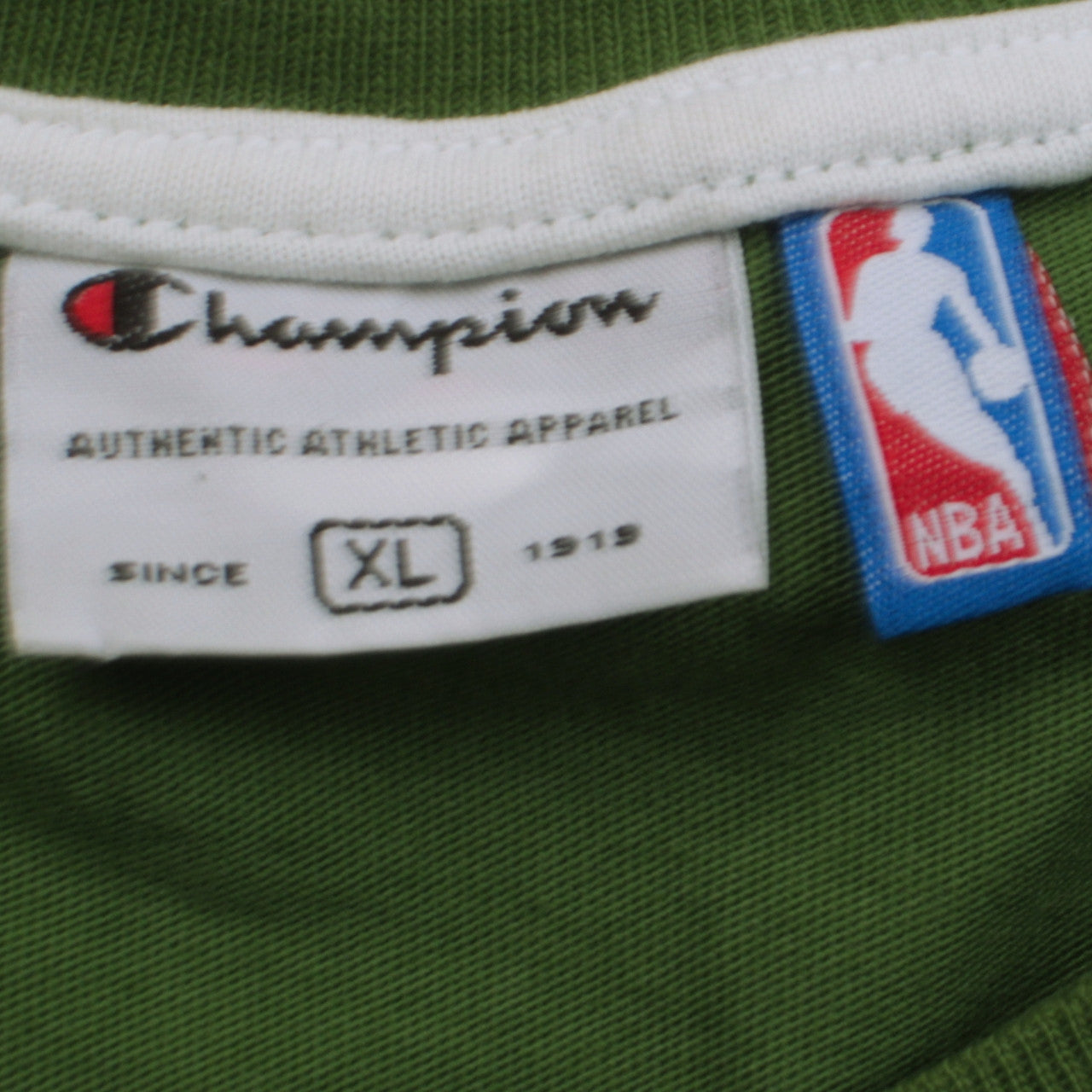 Champion Men's Green Celtics Long Sleeve Crew Neck T-Shirt XL