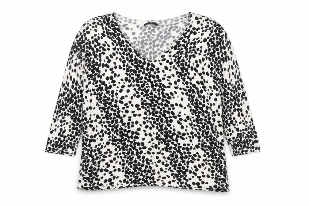Front view of Evans Women’s Black Animal Print V-Neck Plus Size jumper 26/28