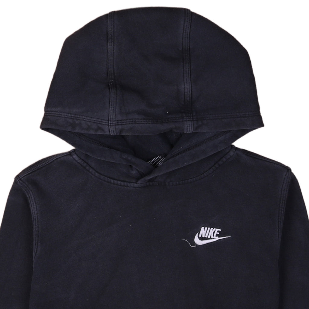 Nike Boys Black XL Pullover Hoodie with Logo, Standard Fit