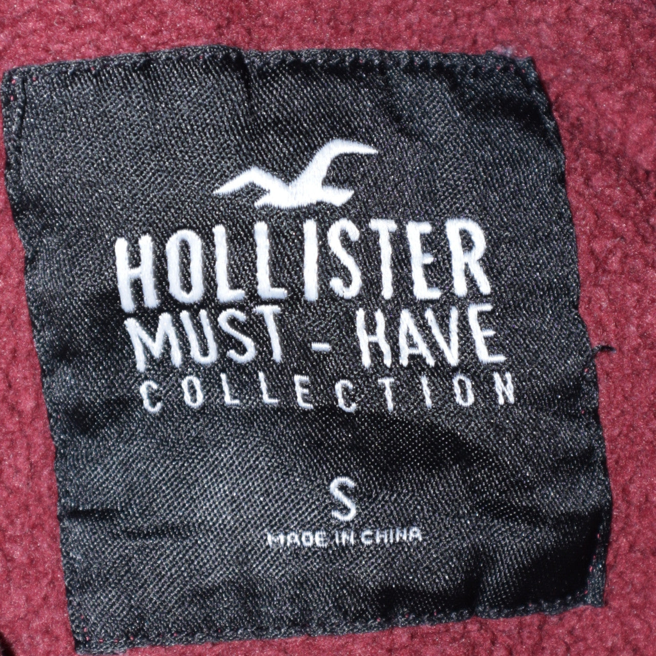 Hollister Mens Red Pullover Hoodie Small Regular Fit Fleece