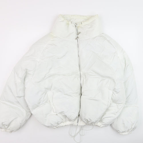 PrettyLittleThing Women’s Petite White Cropped Puffer Jacket UK 2