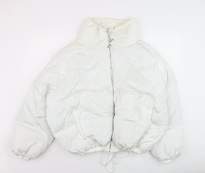 PrettyLittleThing Women’s Petite White Cropped Puffer Jacket UK 2