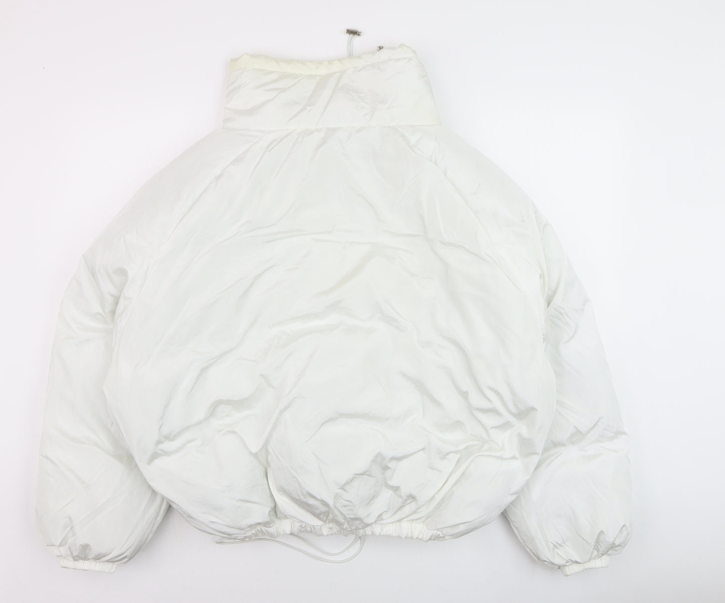 PrettyLittleThing Women’s Petite White Cropped Puffer Jacket UK 2
