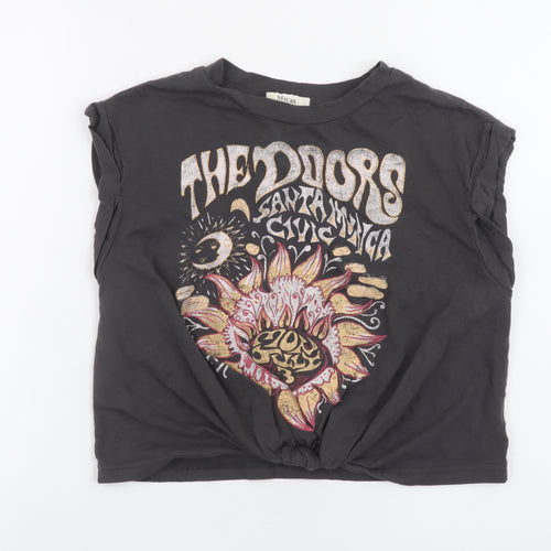 Micas Women's Black Cropped Sleeveless Graphic T-Shirt Medium