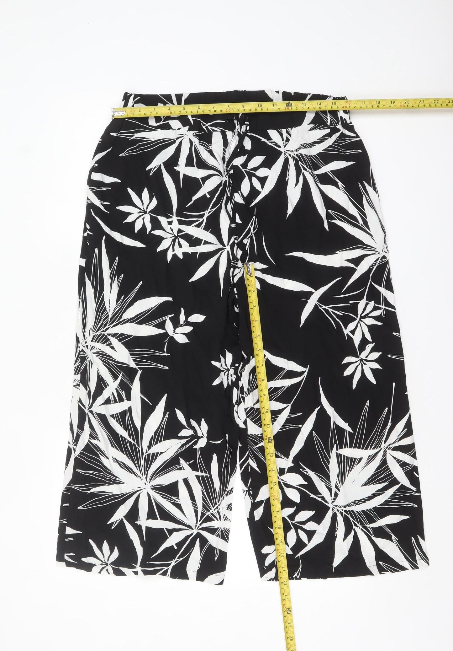 Bonmarché Womens Black White Floral Cropped Viscose Trousers Size 14