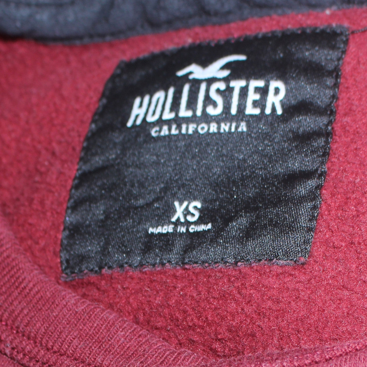 Hollister Men’s Red Crew Neck Logo Sweatshirt XS Fleece Pullover