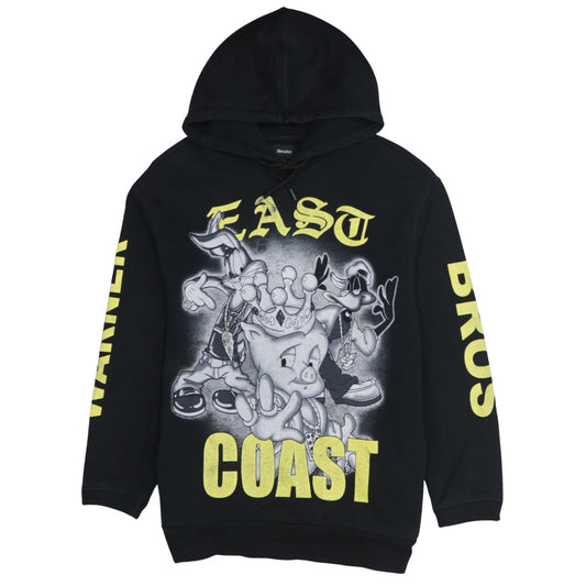 Front view of Bershka Men’s Black Looney Tunes Hoodie L Pullover Graphic Sweatshirt