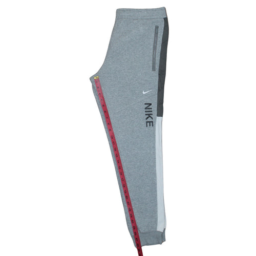 Nike Men's Grey Jogger Sweatpants Medium Elastic Waist Tapered Fit